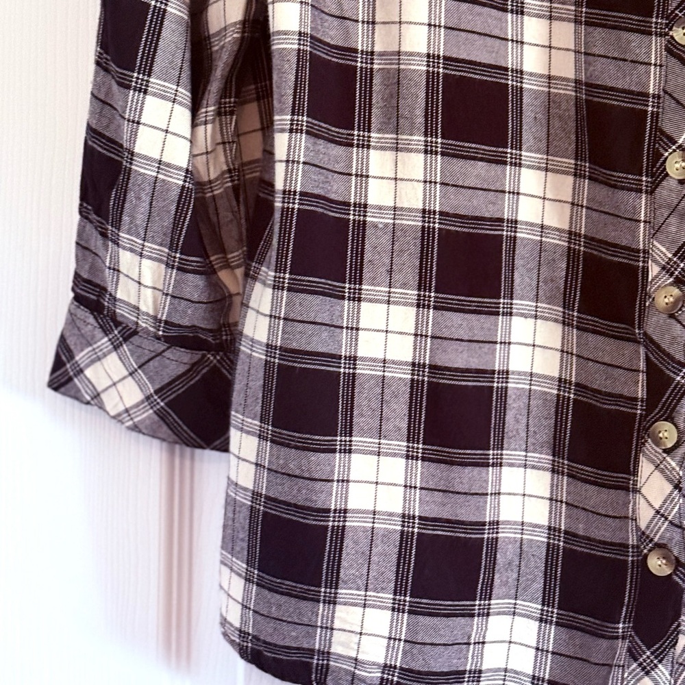 Tolani Plaid and Contrast Print Button Down Shirt Large - Picture 11 of 16